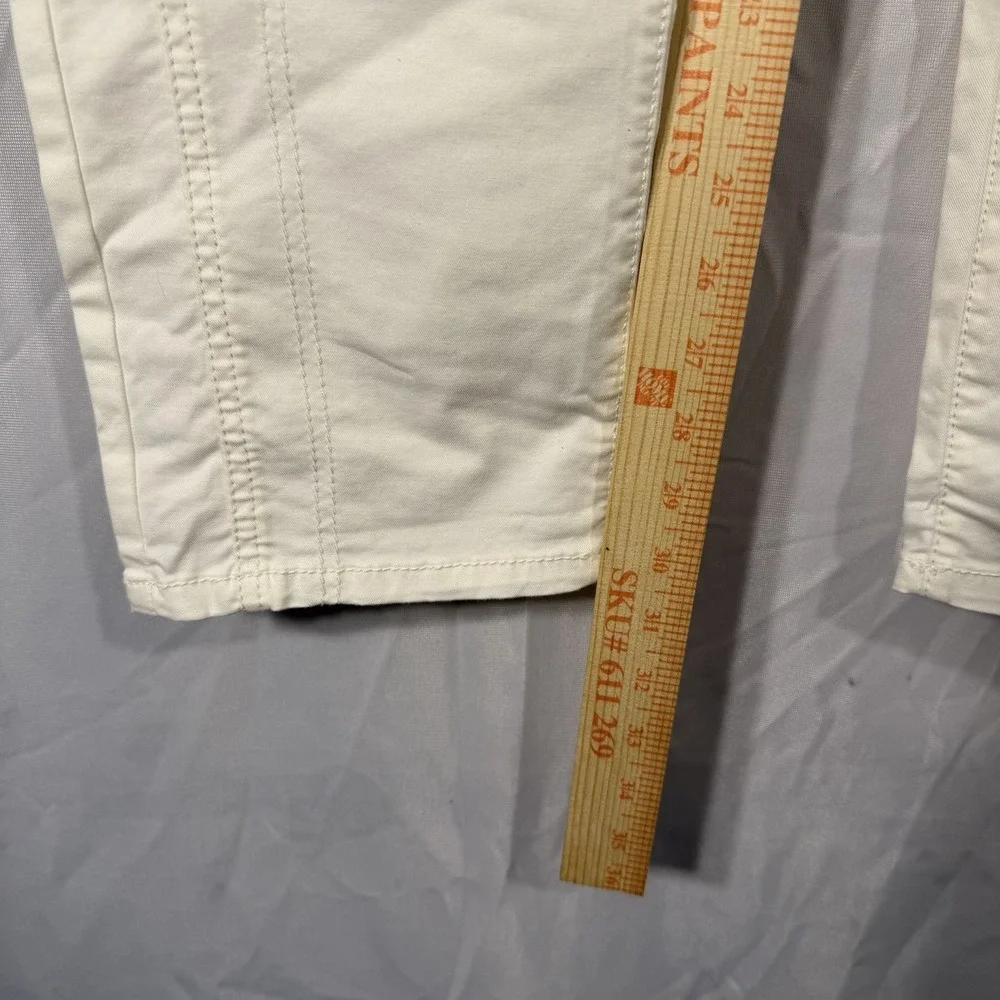 chicos stretch tapered jeans Size 25 Cream White Tapered Knee Hemmed Style Pants